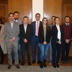 dvama-studenti_280x280_crop_478b24840a