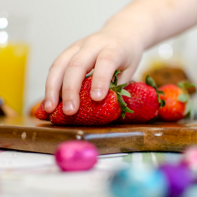 hrana-deca-unsplash_280x280_crop_478b24840a