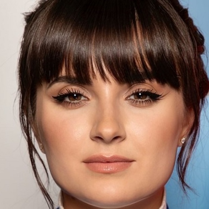 ina-ivanova-v-168-chasa_700x700_crop_478b24840a