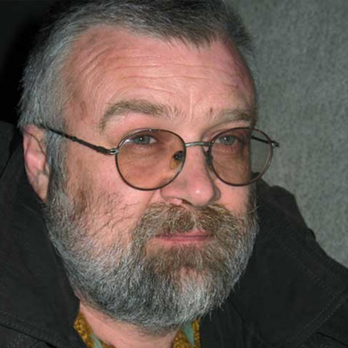 d-r_700x700_crop_478b24840a