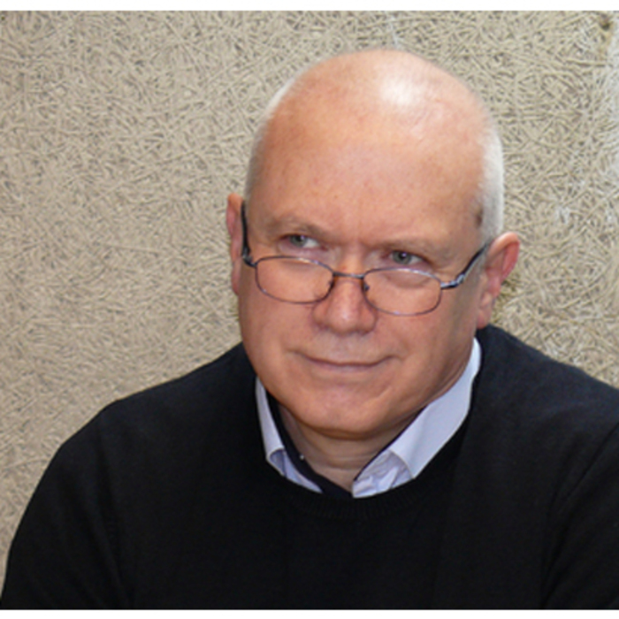 moris-darik-radio_700x700_crop_478b24840a