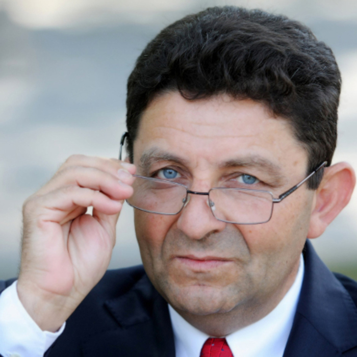 1-korica-iztok-zapad_700x700_crop_478b24840a