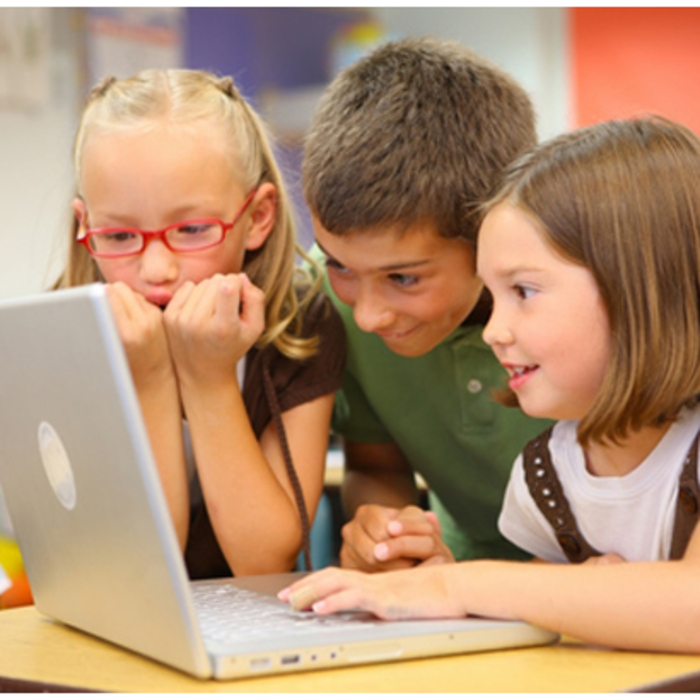 petur_700x700_crop_478b24840a