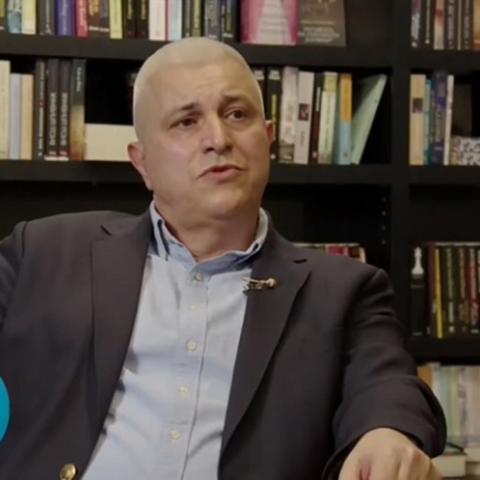 6_700x700_crop_478b24840a