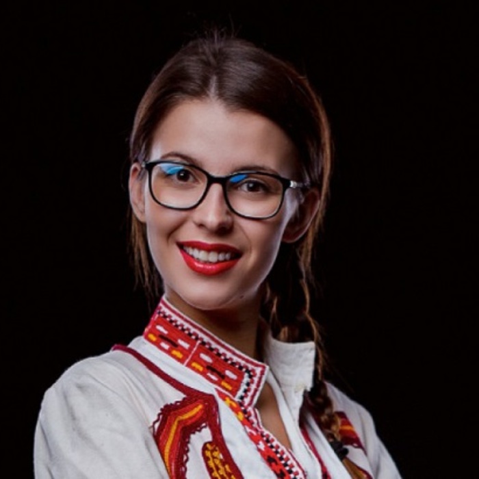 014-bnr_700x700_crop_478b24840a