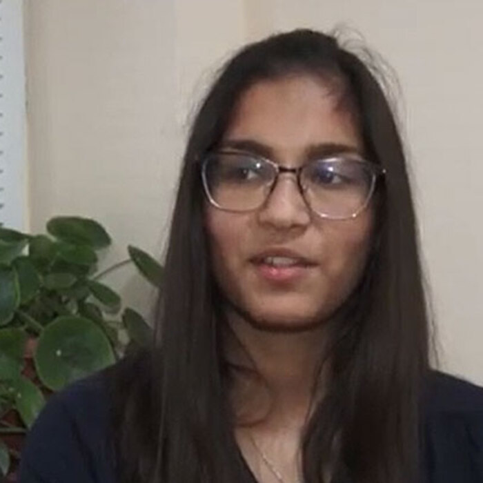 v-rubrikata_700x700_crop_478b24840a